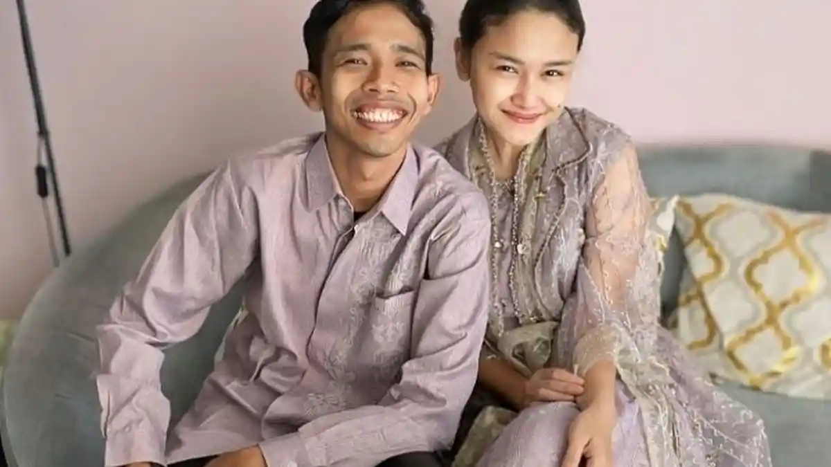 Dede-Sunandar-dan-Karen-Hertatum
