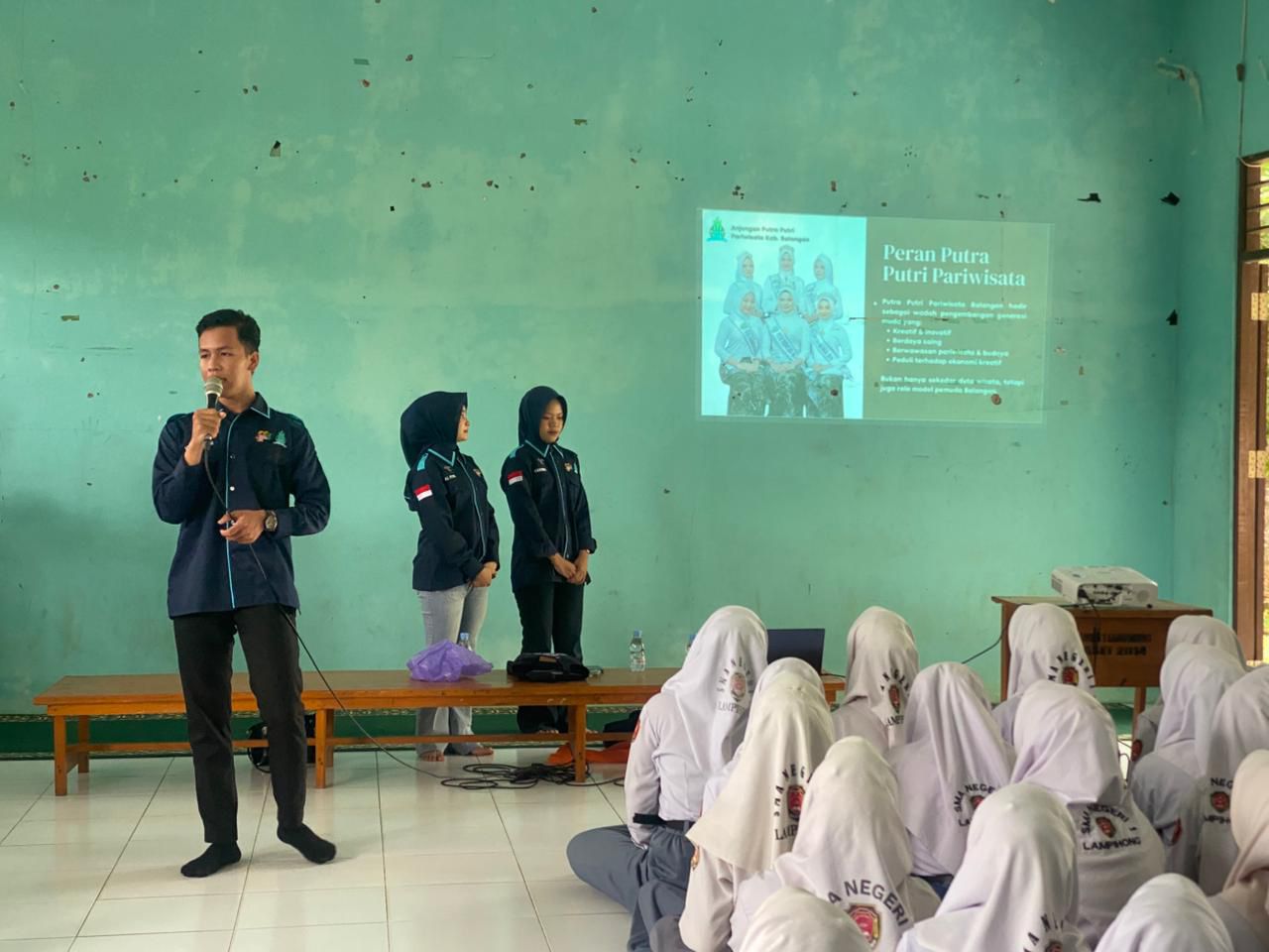 Disporapar Balangan Kenalkan Ajang Putra Putri Pariwisata di SMAN 1 Lampihong