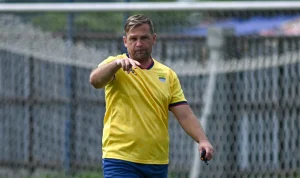 Pelatih-Persib-Belum-Ingin-Klaim-Juara-1779250106