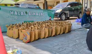 Purun yang digunakan oleh panitia kurban Masjid Agung Al Munawwarah