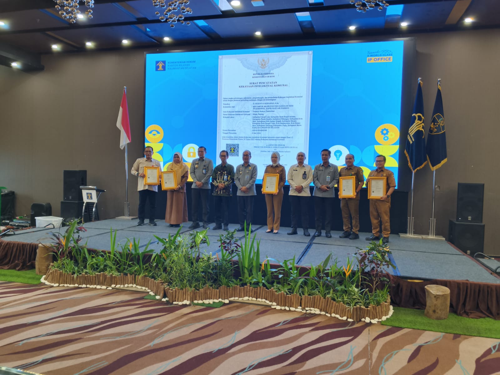 Pemprov Kalsel Terima Sertifikat Kekayaan Intelektual, Lima Budaya Tradisional Diakui