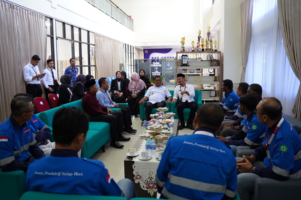 Cetak SDM Siap Kerja di Tanah Laut, Politala Terima Hibah Alat Berat
