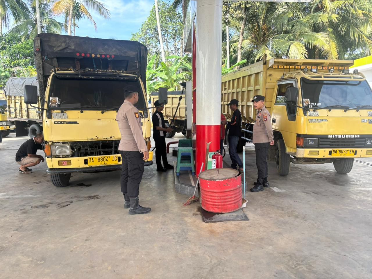 Polsek HST Awasi Penyaluran Bio Solar Sistem Zona untuk Ratusan Truk di Sejumlah SPBU