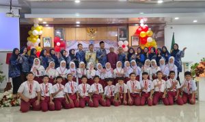 pelepasan dan perpisahan 28 siswa kelas VI di Aula Kantor Kecamatan Pelaihari