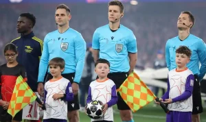 wasit psg vs arsenal uefa