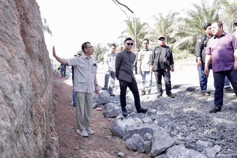 Komisi III DPRD Kalsel Harapkan Pengaspalan Jalan Banyu Irang-Tambang Ulang di Tanah Laut Segera Tuntas