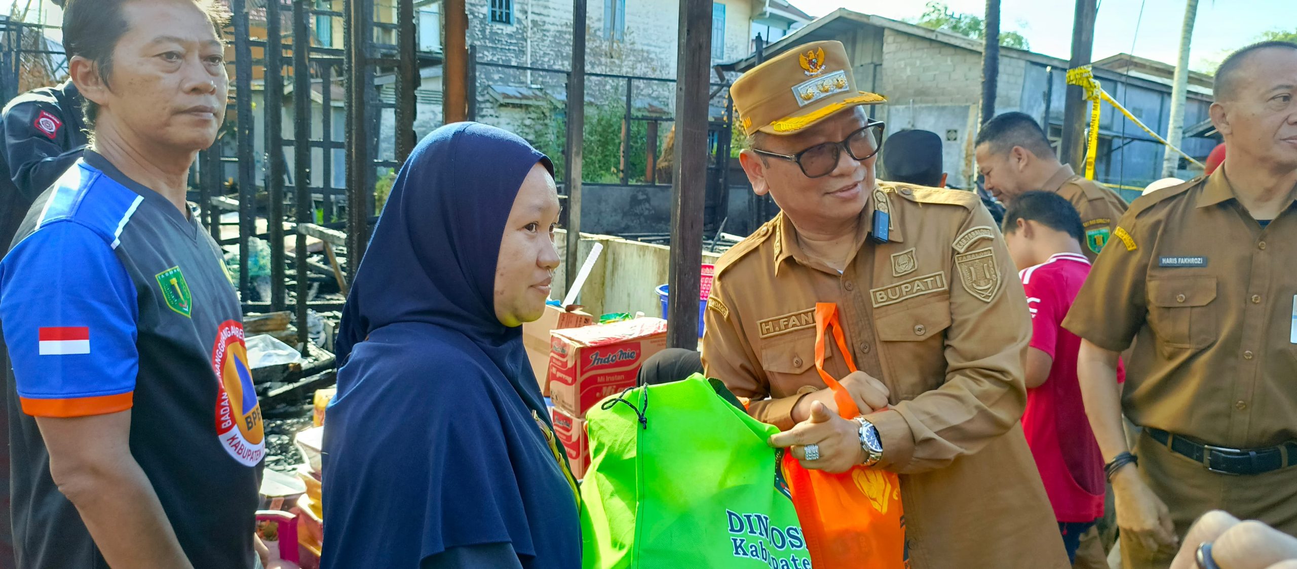 Bupati Tabalong Tinjau Korban Kebakaran di Tanjung, Janjikan Rutilahu Rp 25 Juta