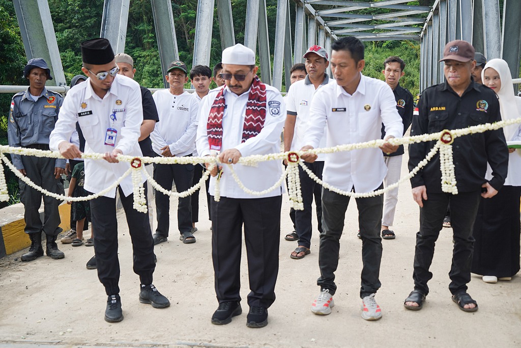 Wabup Banjar Resmikan Jembatan Kunti dan Pasar Arba, Dorong Ekonomi Warga Telaga Bauntung