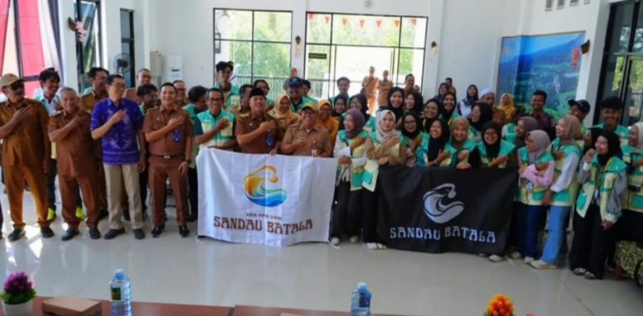 Pemkab Tanah Laut Resmi Terima Puluhan Mahasiswa KKN UGM untuk Berdayakan Tiga Desa di Panyipatan