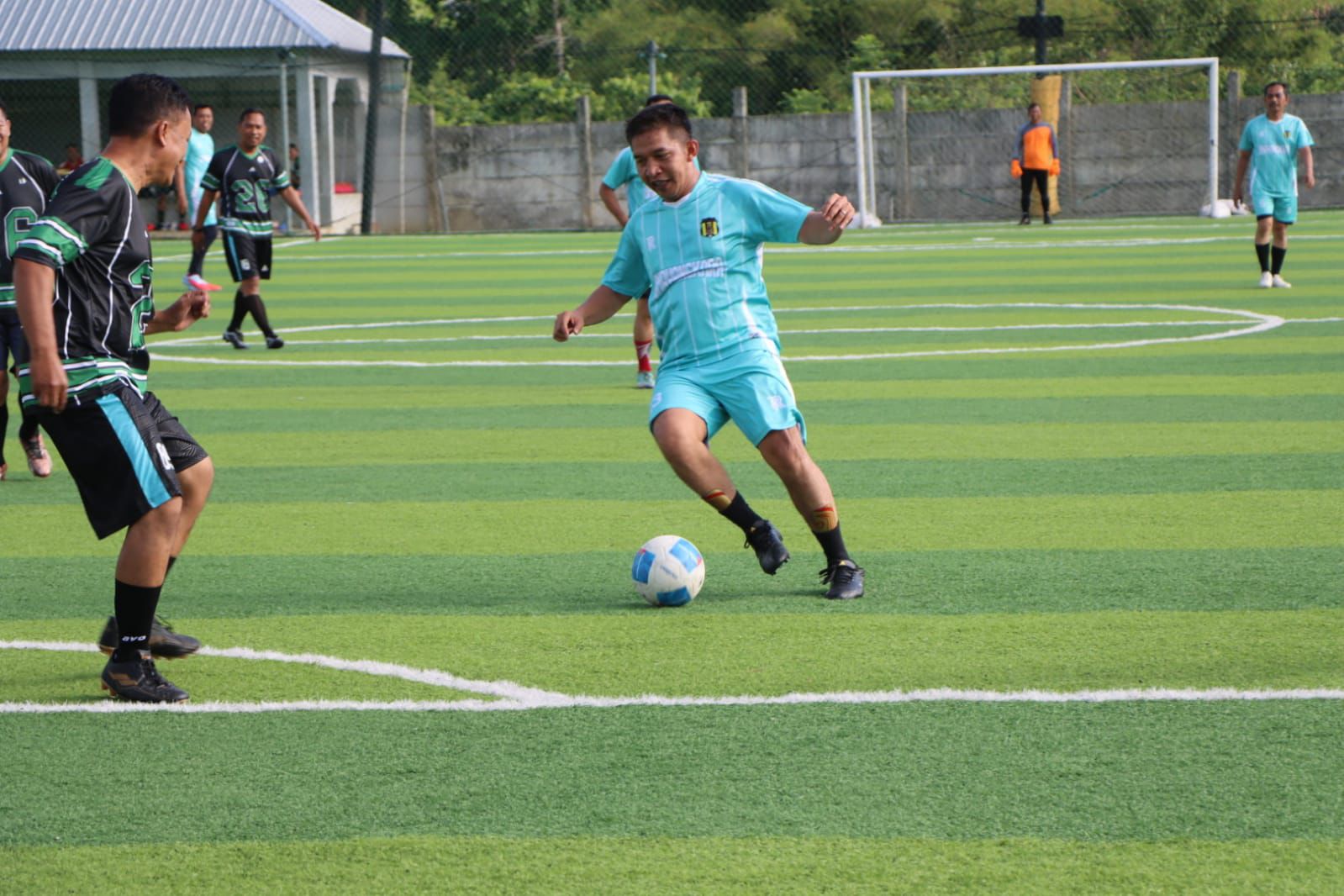 Kapolres HST Sumbang Gol, Tim Gabungan SI Libas Sat Samapta 8-1 di Turnamen Mini Soccer Hari Bhayangkara ke-80