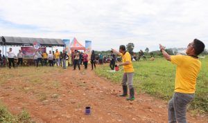 Kapolres HST terbangkan layang-layang
