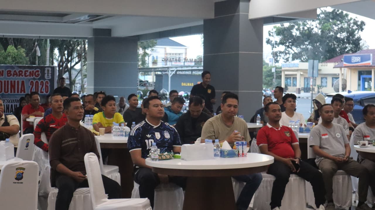 Polres Tanah Bumbu Gelar Nonbar Piala Dunia 2026, Rajut Kebersamaan dalam Semangat Sportivitas Sambut Hari Bhayangkara Ke-80