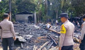 Rumah terbakar di Upau