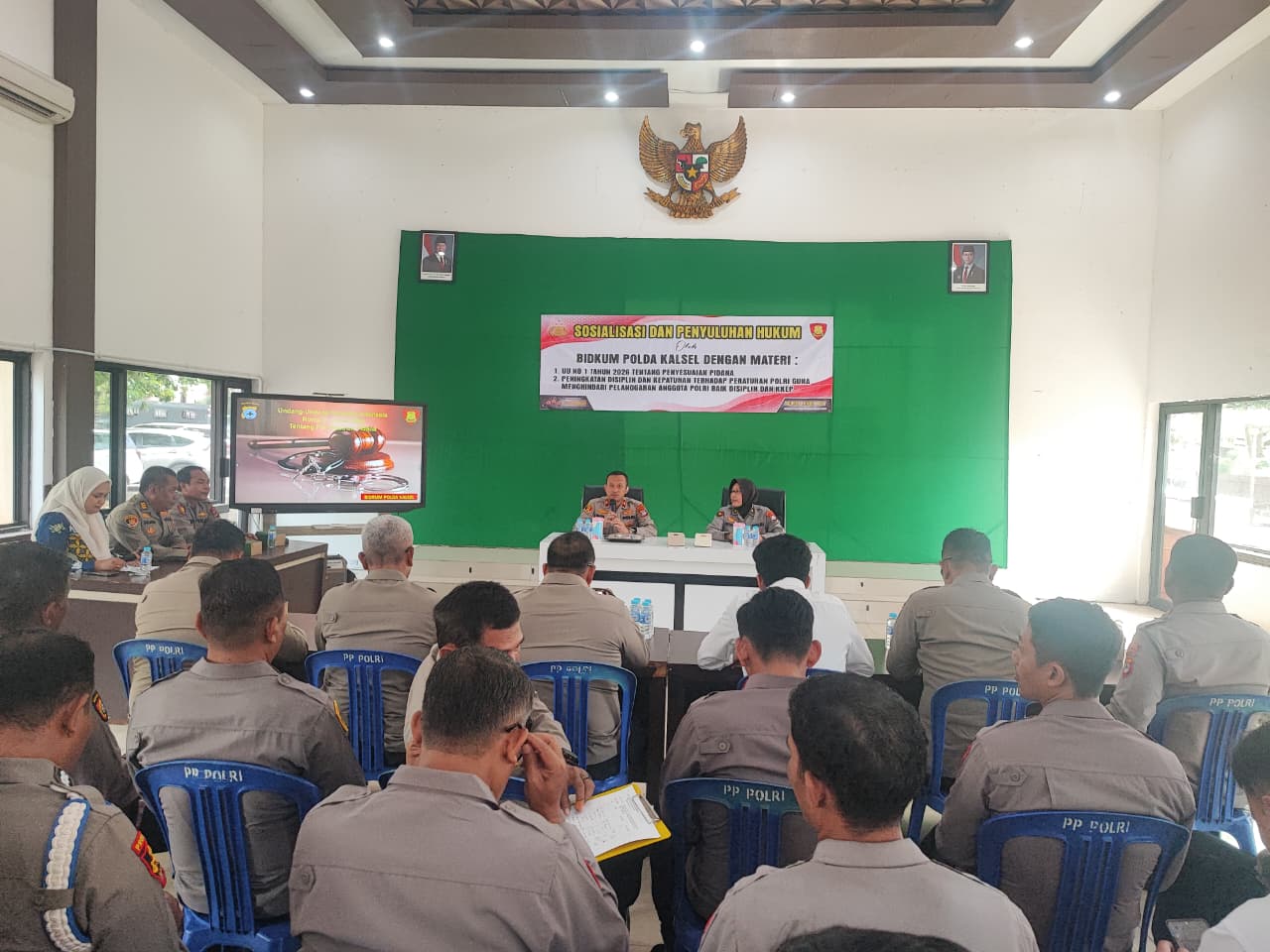 Cegah Pelanggaran Personel, Polda Kalsel Sosialisasikan Undang-undang Baru di Mapolres Tanah Laut