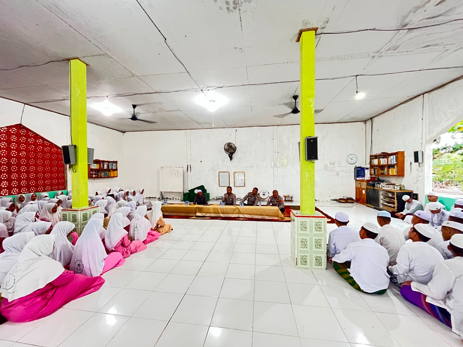 Satlantas Polres Tanah Laut Edukasi Santri Pesantren Babussalam Mengenai Budaya Tertib Berlalu Lintas