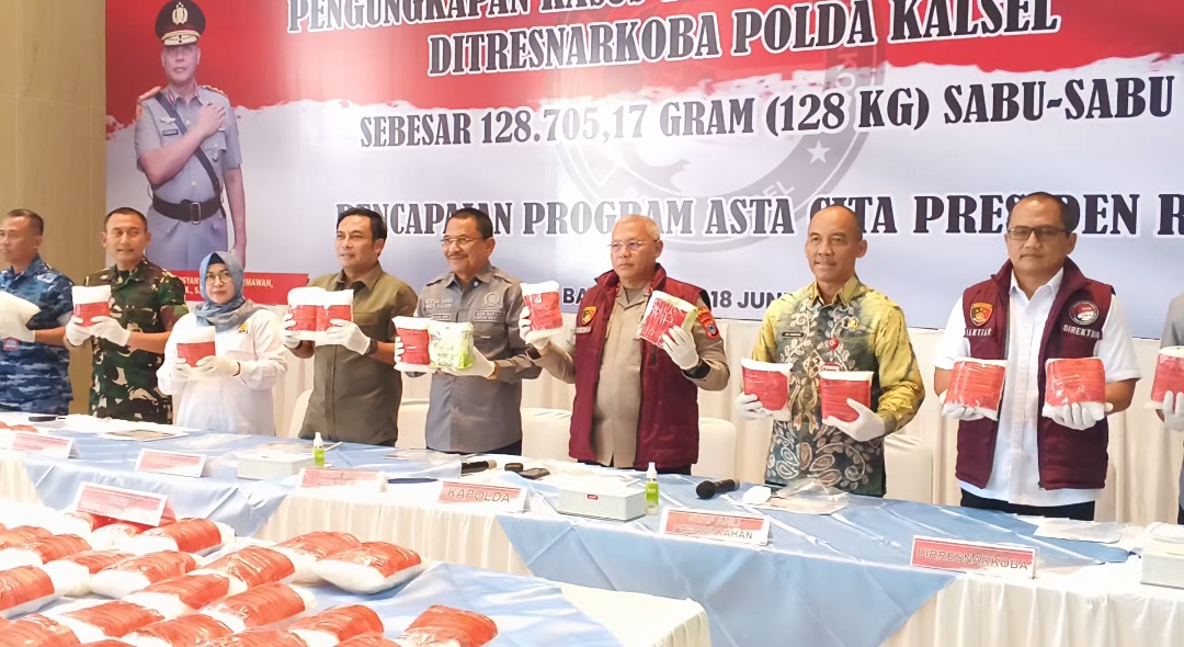 Dari Pangandaran ke Banjarmasin, Kapolda Jelaskan Jalur Distribusi Sabu yang Diungkap Polda Kalsel