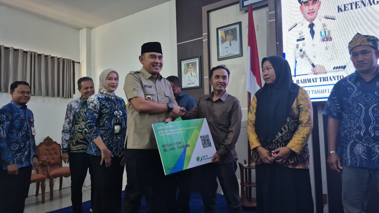 Gunakan Pagu APBD, Pemkab Tanah Laut Tanggung Jaminan Sosial Ribuan Ketua RT dan RW