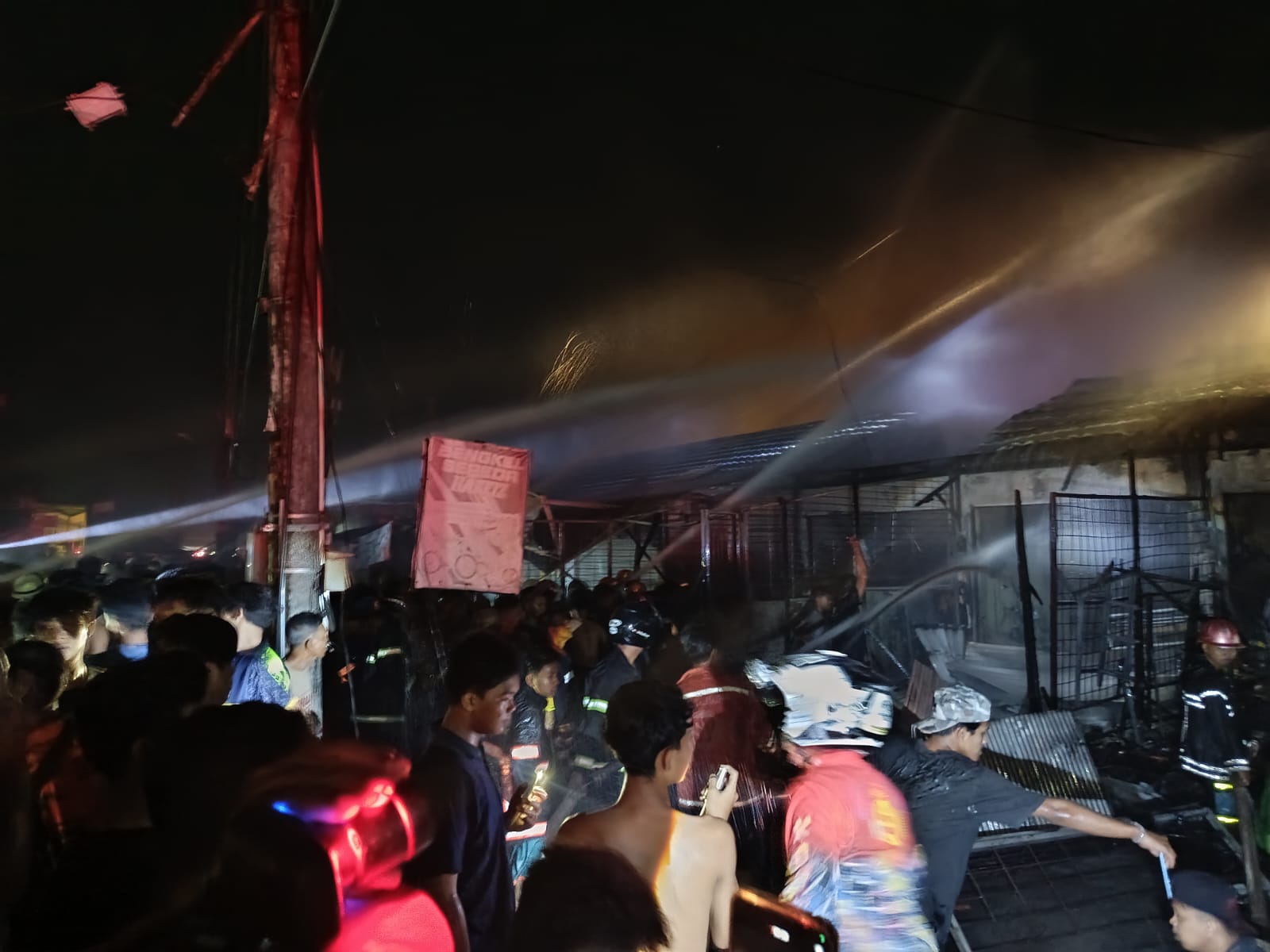 Data Sementara Kebakaran di Sungai Andai Banjarmasin, Tiga Toko Hangus