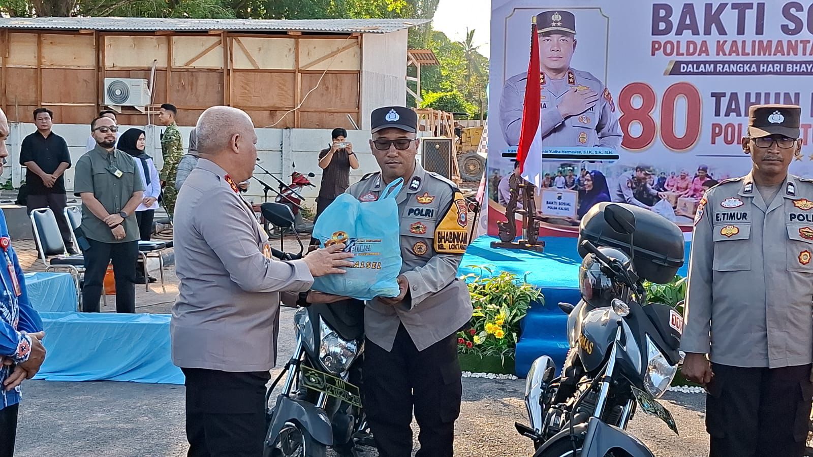 Sambut Hari Bhayangkara ke-80, Polda Kalsel Salurkan 2.244 Paket Sembako hingga Pelosok Banua