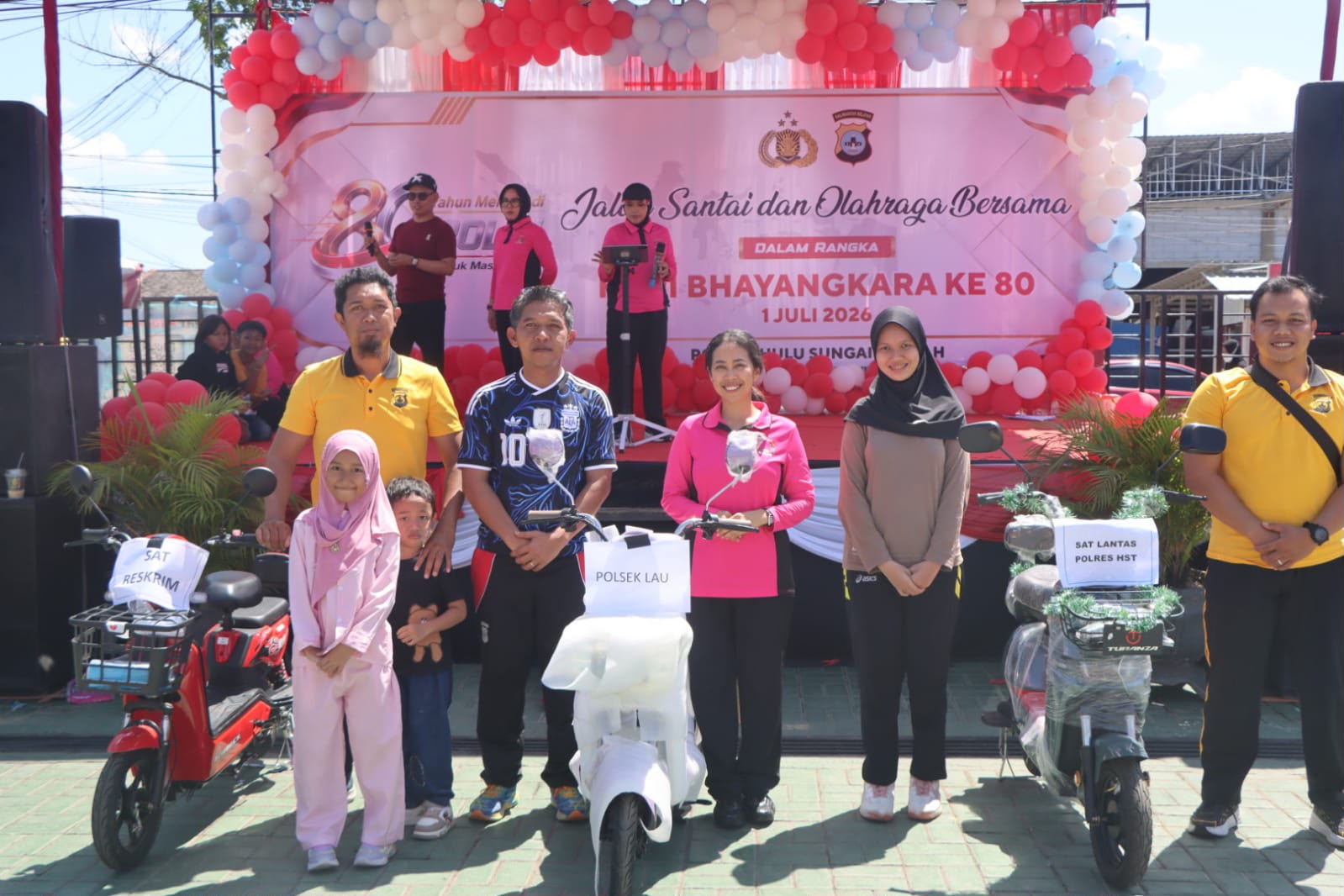 Sambut Hari Bhayangkara ke-80, Polres HST Gelar Jalan Santai Berhadiah Sepeda Listrik hingga Kulkas