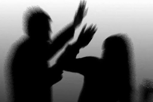 Tragedi Suami Tusuk Istri Saat Pengambilan Rapor Anak, Luapkan Amarah Gunakan Obeng