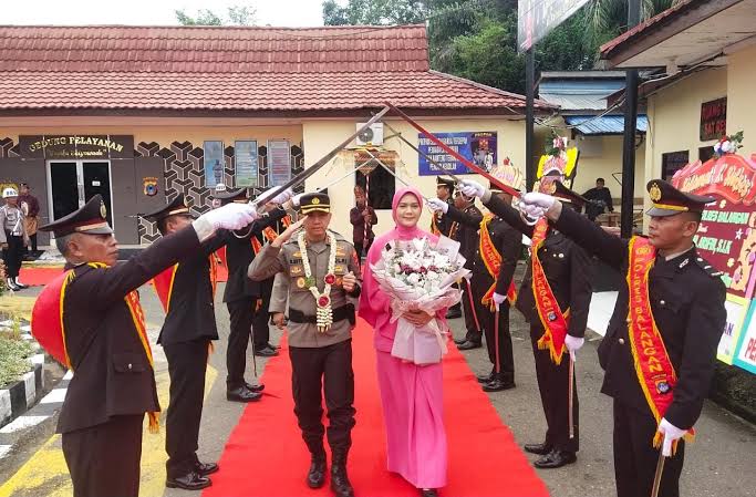 Tugas Baru Pasangan AKBP Riza Muttaqin dan Istri AKBP Susilawati, Kapolres Banjarmasin dan Batola Suami Istri