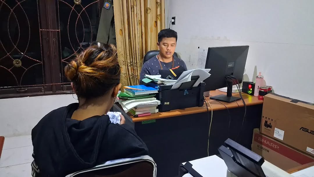Satpol PP Tanah Laut Amankan Dua Wanita yang Meresahkan Warga Pelaihari Terkait Dugaan Pelanggaran Norma