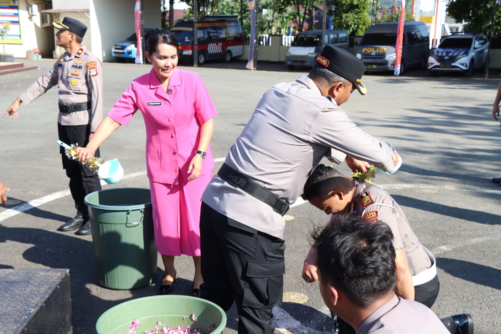Kapolres Tanah Laut Pimpin Kenaikan Pangkat 75 Personel sebagai Bentuk Apresiasi Dedikasi