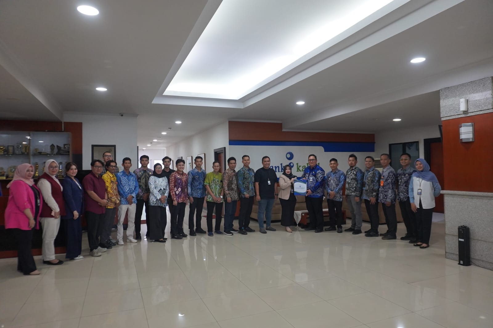 Gandeng Bank Kalsel, Pemkab Tanah Laut Genjot Digitalisasi Retribusi Lewat Penerapan Smart EDC