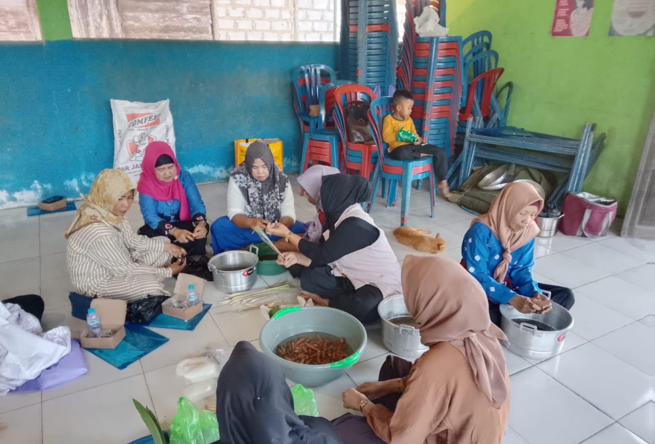 Tingkatkan Kesehatan Mandiri, Kader PKK Tambang Ulang Tanah Laut Dilatih Racik Jamu Tradisional