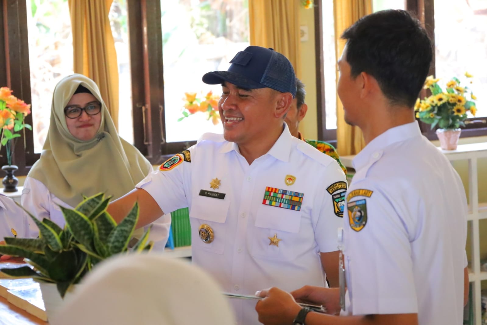 Bupati Tanah Laut Pantau Fasilitas SMPN 1 Takisung, Tekankan Pentingnya Literasi Digital Siswa