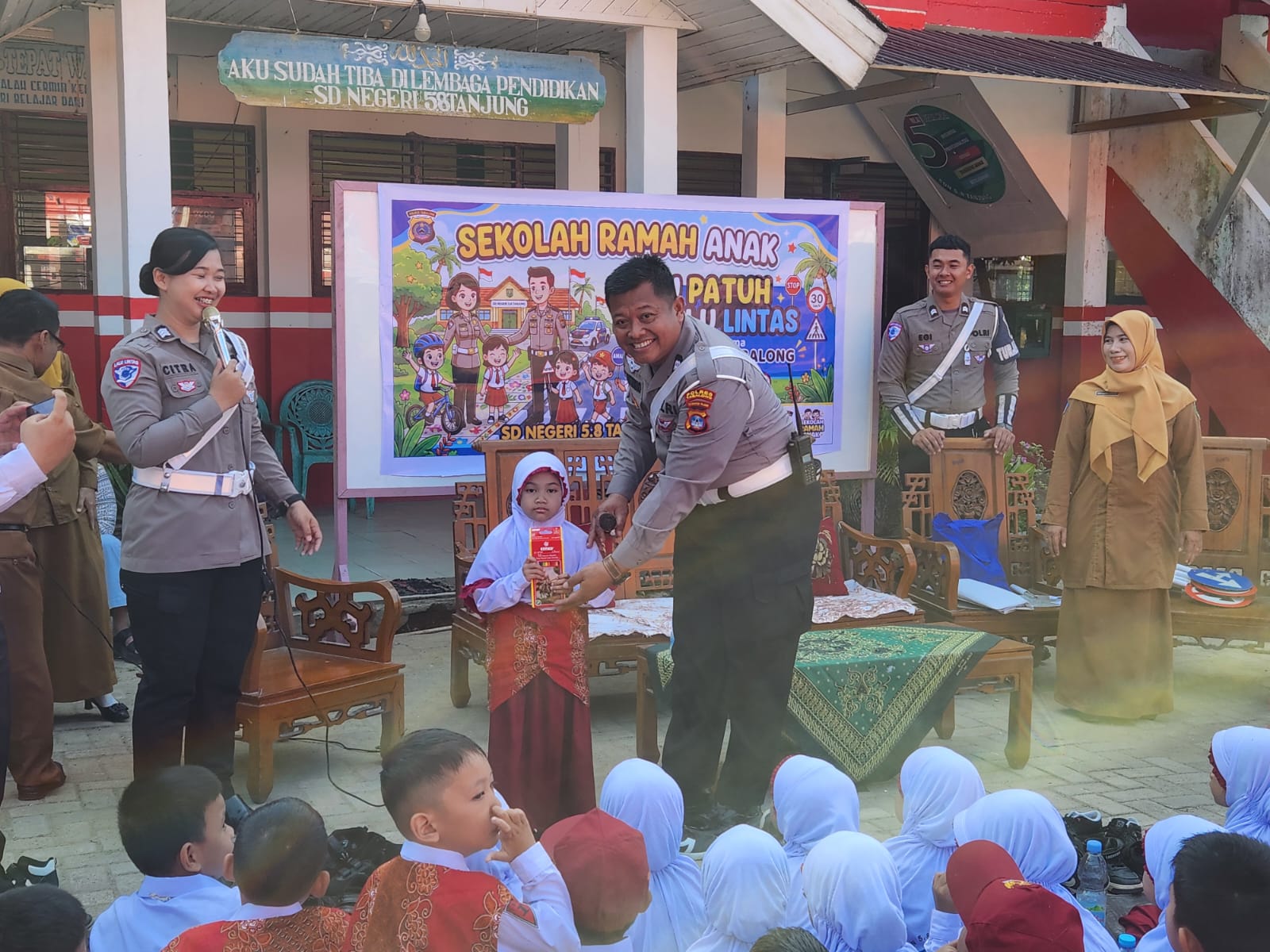 Polantas Karib Masuk Sekolah, Satlantas Polres Tabalong Tanamkan Budaya Tertib Lalu Lintas Sejak Dini