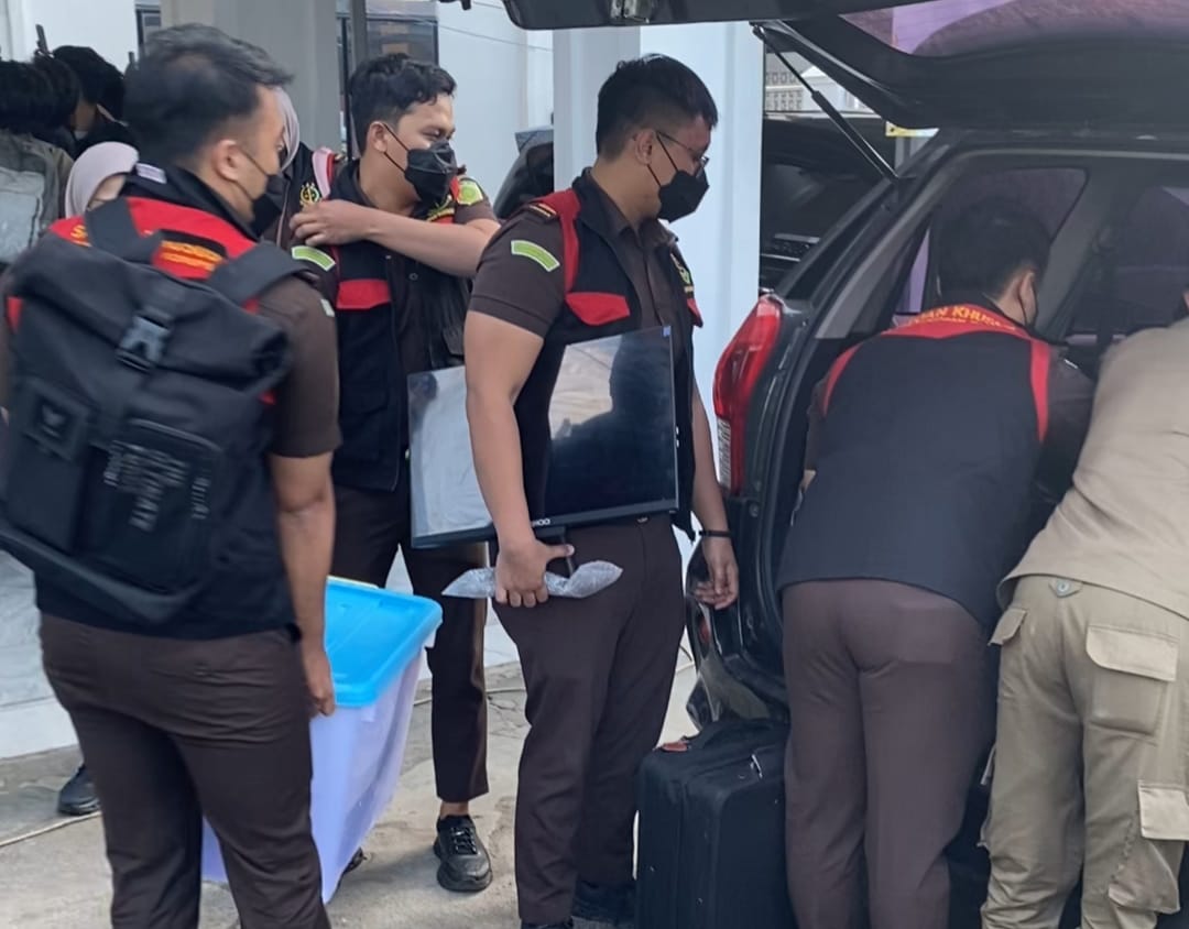7 Jam Geledah Kantor Dinkes Kabupaten Banjar, Kejari Sita Puluhan Barang Bukti Dugaan Korupsi RS Tipe D Gambut