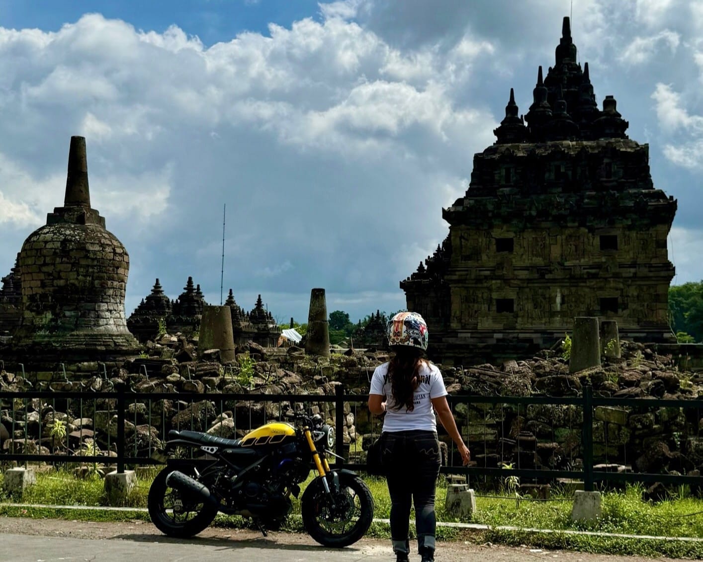 Ladies Bikers ini Sulap Yamaha XSR 155 Jadi Teman Touring yang Seru