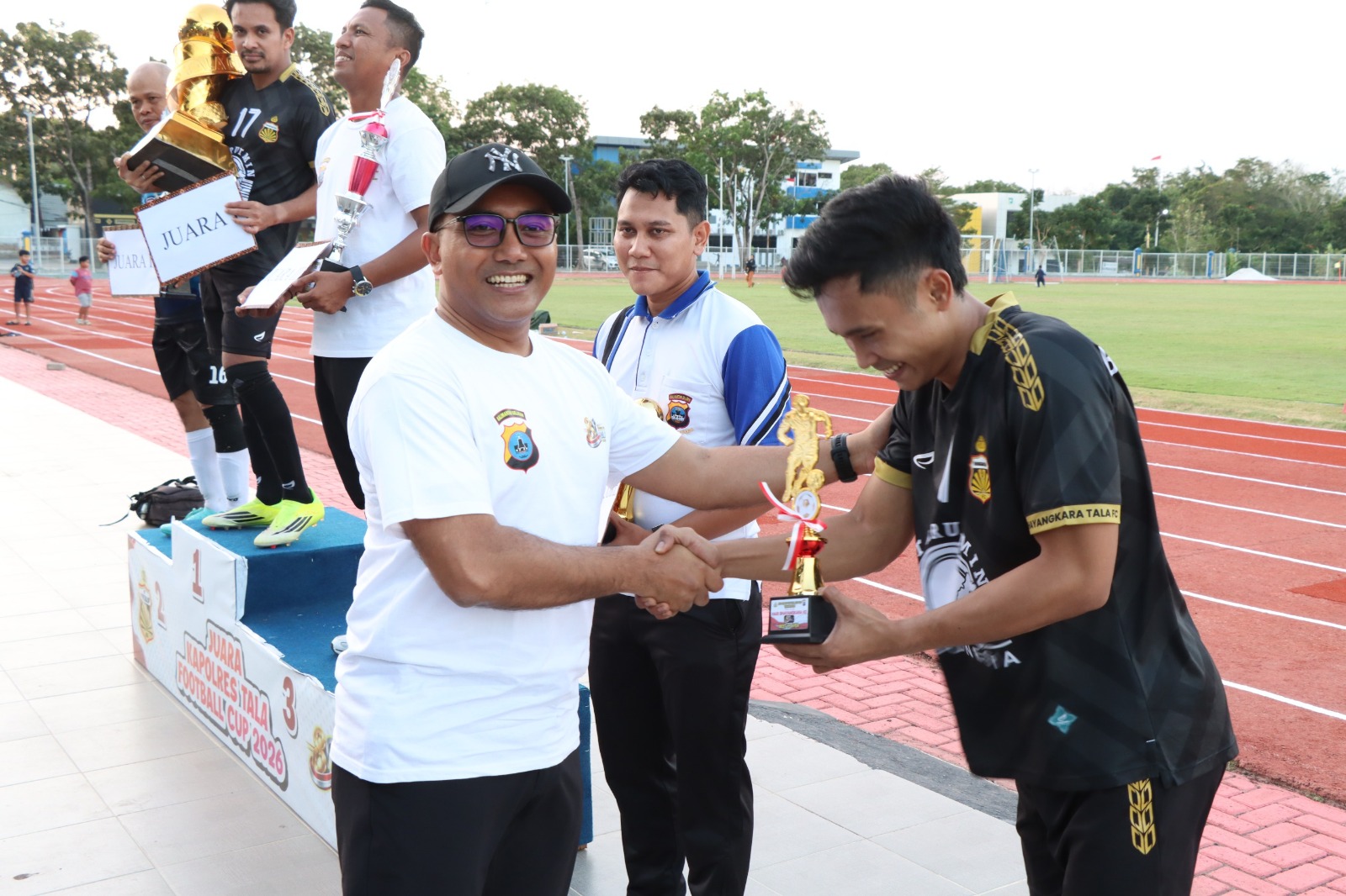 Tim Gabungan 1 Sukses Meraih Juara Turnamen Sepak Bola Kapolres Tanah Laut Cup 2026