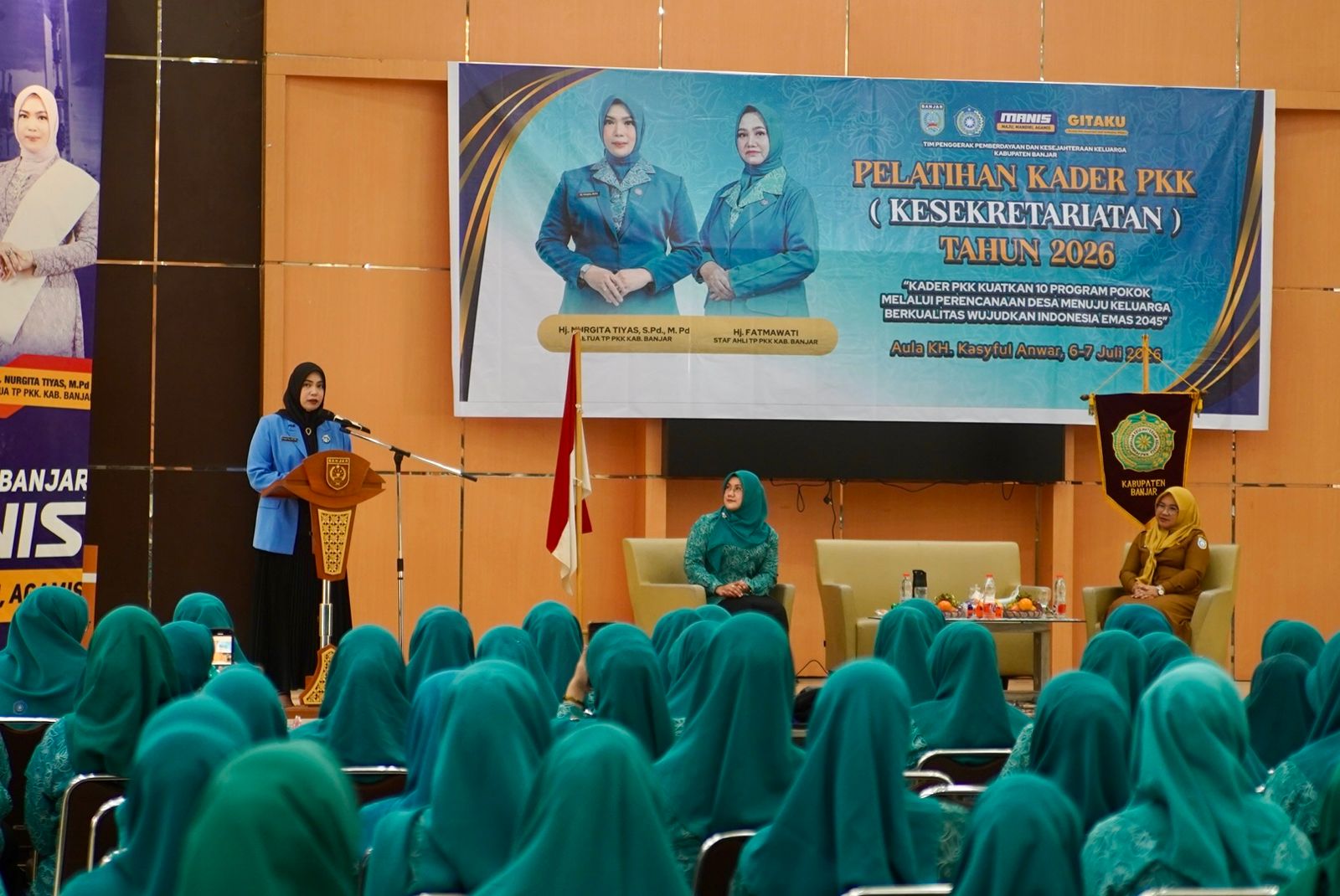 Ketua TP PKK Kabupaten Banjar, Hj Nurgita Tiyas membuka Pelatihan Kader