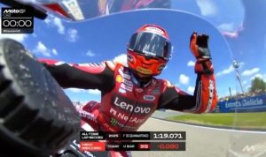 Marc Marquez, menyapa pengemarnya usai raih Pole Position GP Jerman 2026--Twitter MotoGP @MotoGP