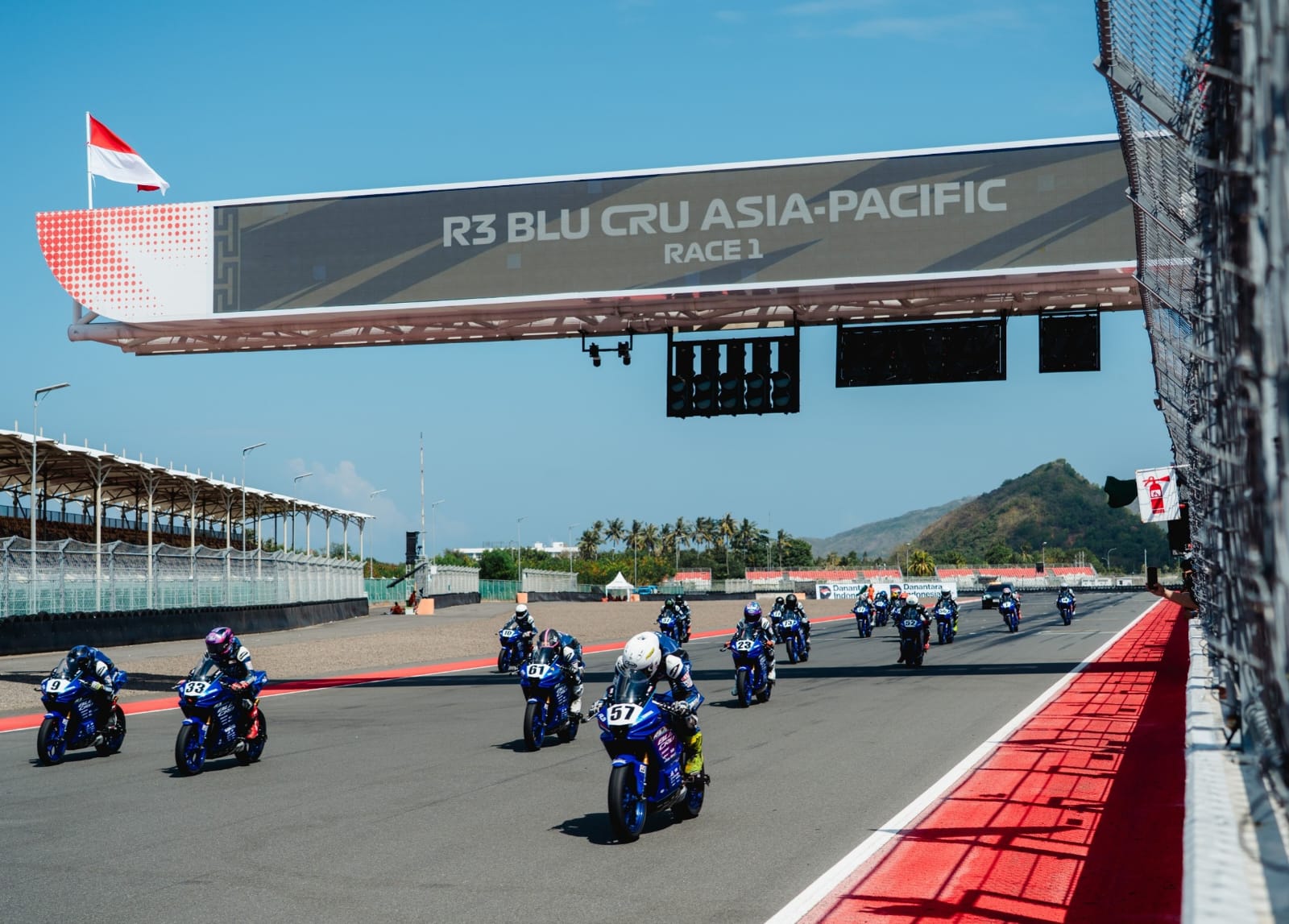 Berprestasi di R3 BLU CRU Asia-Pacific Championship Mandalika, Yamaha Racing Indonesia Buktikan Talenta Masa Depan
