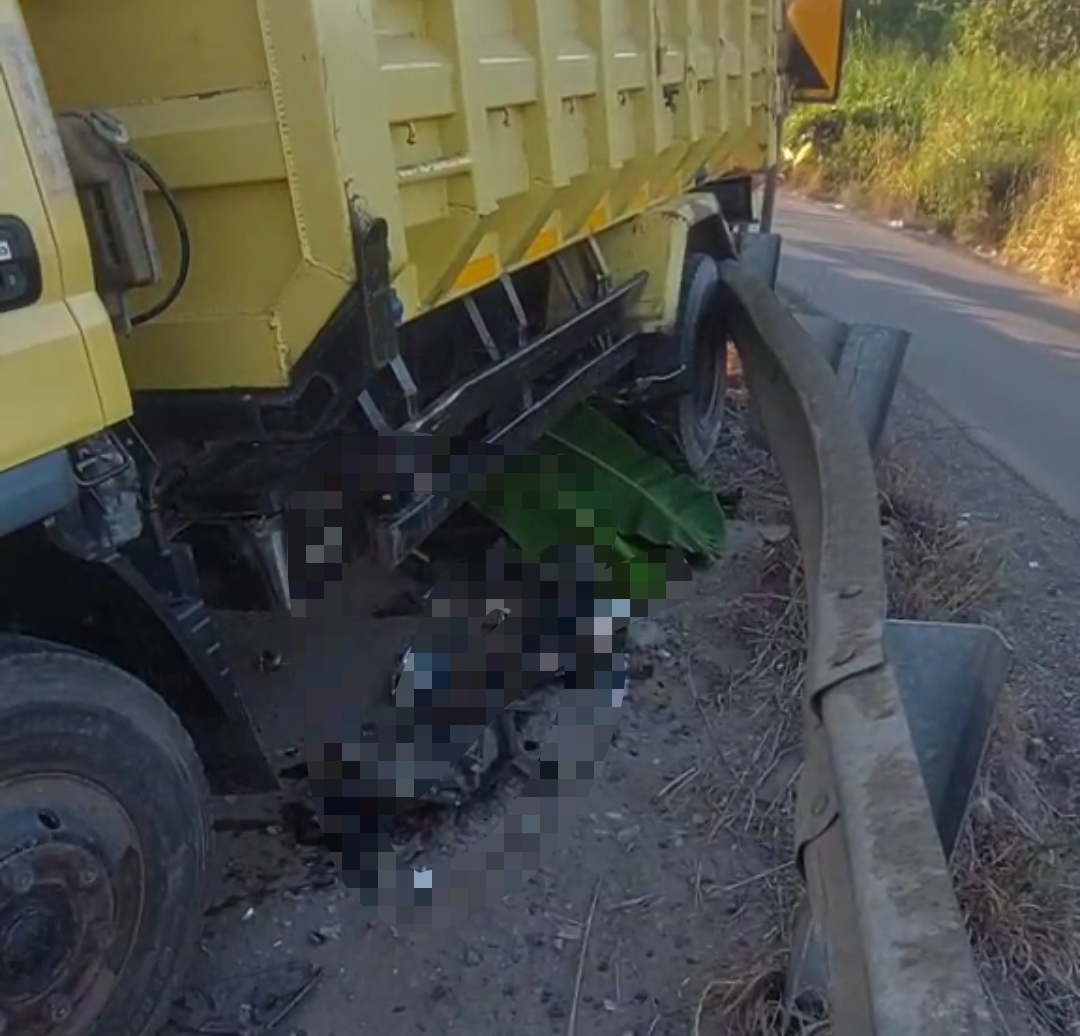 Pengendara Tewas Terjepit Truk di Jembatan Sungai Ramania Kabupaten Banjar