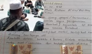Sebagian anggota jemaah umrah HST-01