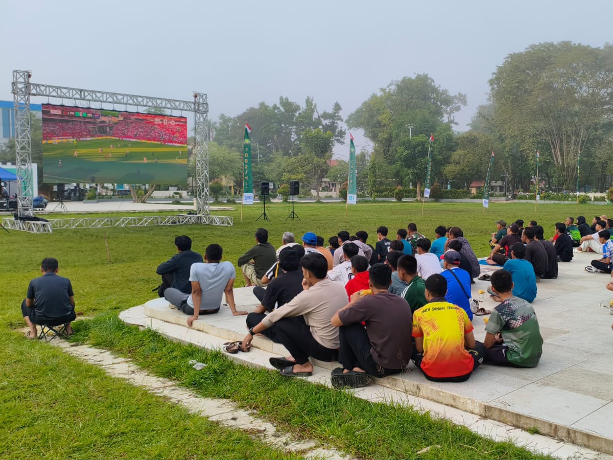 Bupati HST Pastikan Videotron Nobar Piala Dunia 2026 di Taman Dwi Warna Barabai Tetap Dipasang hingga Final