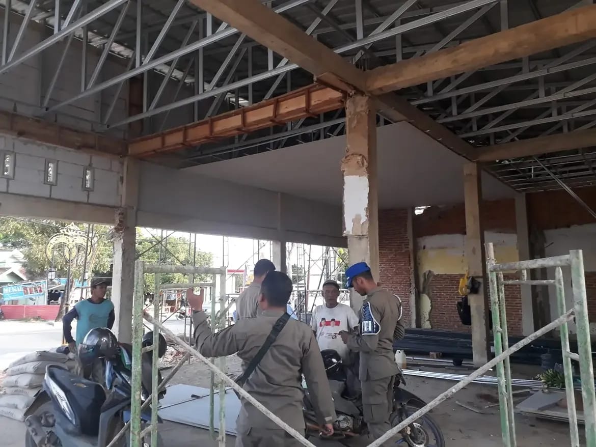 Satpol PP Tanah Laut Tertibkan Proyek Pemerintah dan Swasta Tanpa Plang Informasi Serta Izin Bangunan