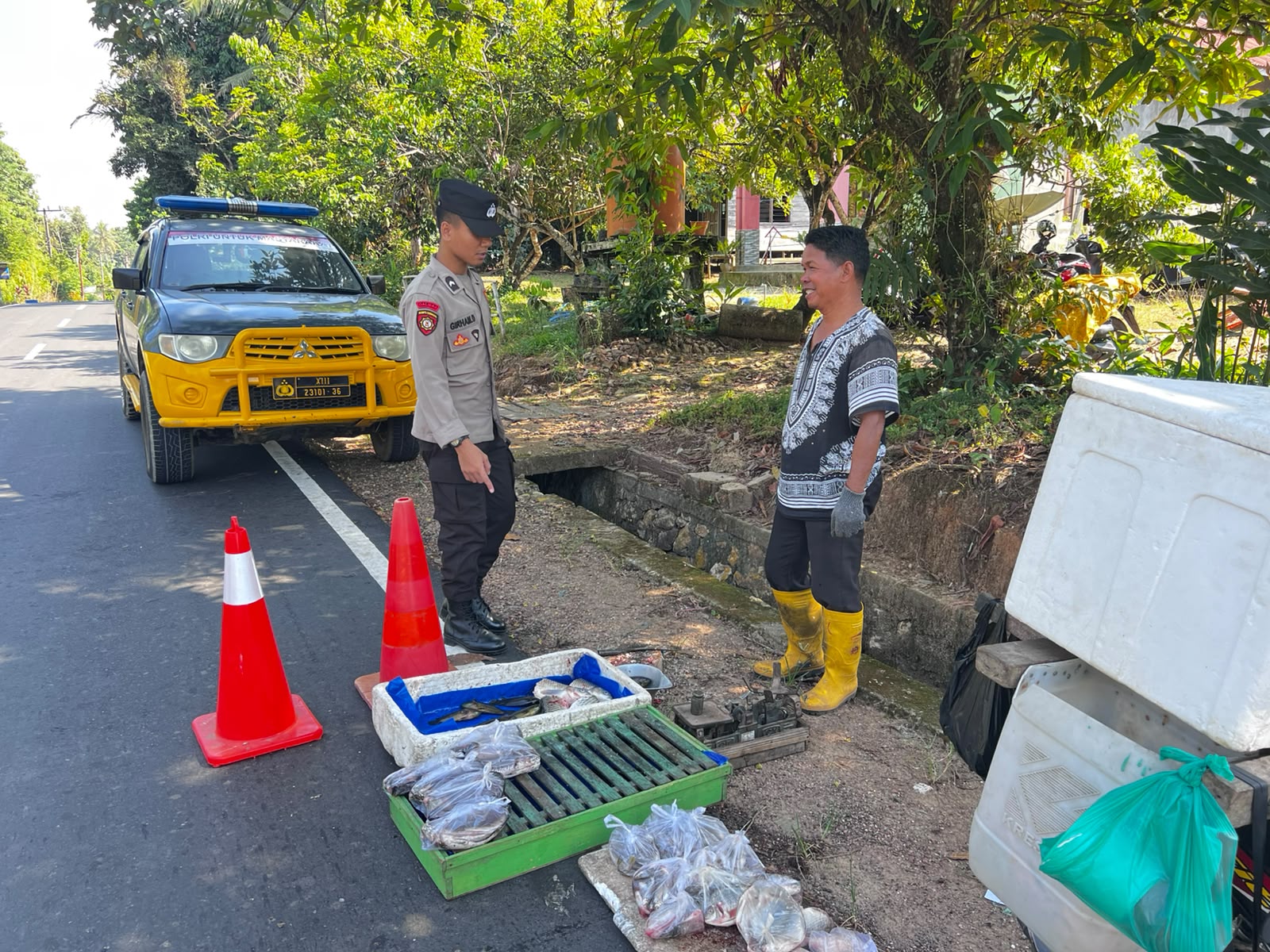 Perkuat Upaya Cegah Gangguan Kamtibmas, Polres Tabalong Gelar Patroli Presisi di Desa Warukin