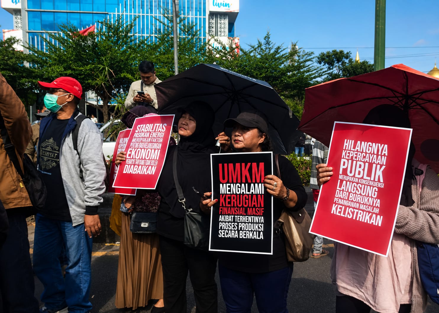 Terdampak Pemadaman Bergilir, UMKM Kalsel Rugi Akibat Setop Produksi, PLN Banjarmasin Didemo Warga