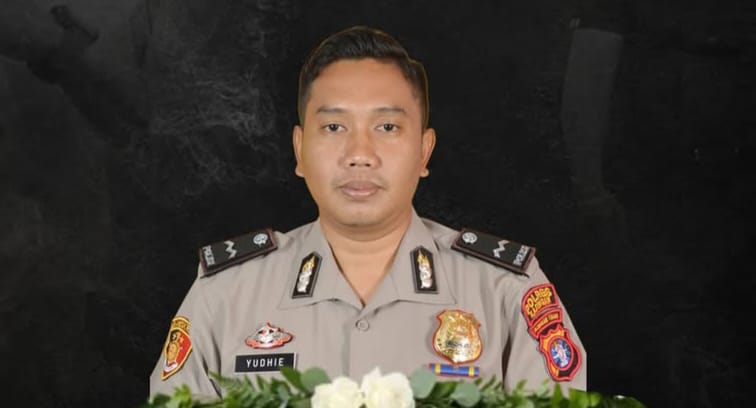 Tangis Ibunda Sambut Jenazah Aipda Yudhie, Gugur Saat Gerebek Bandar Narkoba Katingan Kalsel