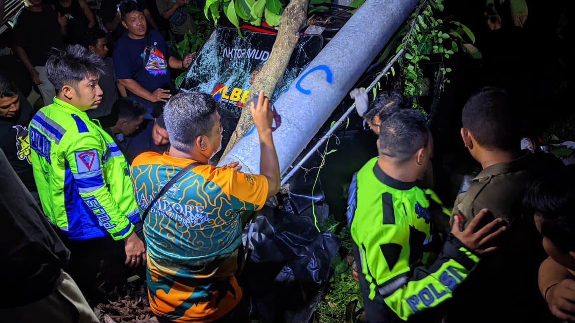Diduga Oleng ke Sisi Kiri Jalan, Begini Kronologi Pikap Hantam Warung hingga Tewaskan Tiga Orang di Barabai HST